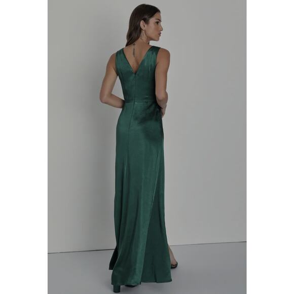 Perfect Refinement Emerald Satin Sleeveless Pleated Maxi Dress NWT Size X-Small - Picture 2 of 14